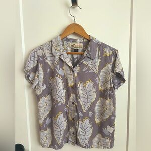 Size 6 Pataloaha womens button up. Worn a handful of times.